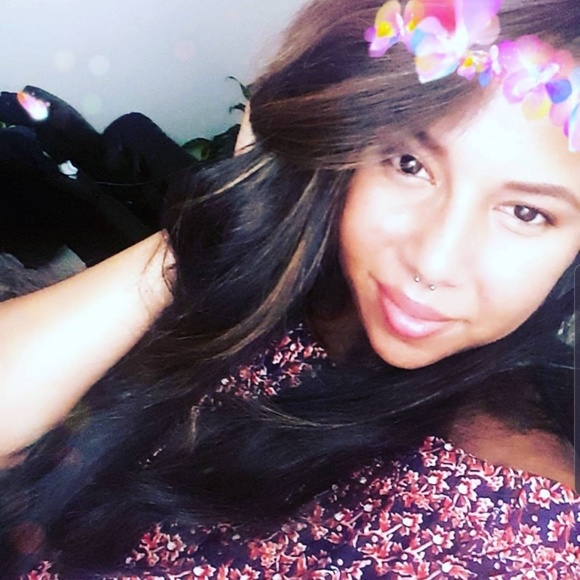 Meet your Posher, Xo - Picture 3 of 3